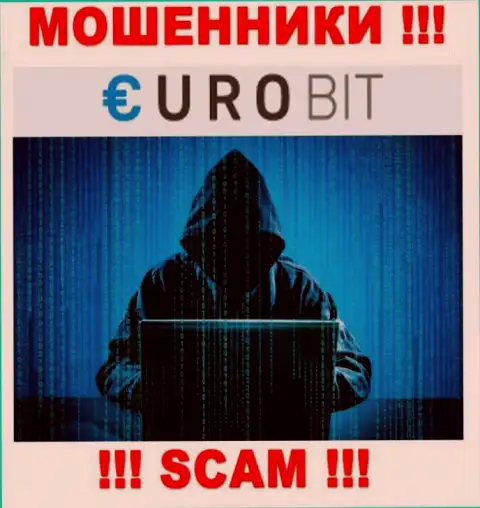 Информации о лицах, которые руководят EuroBit CC в сети internet разыскать не удалось